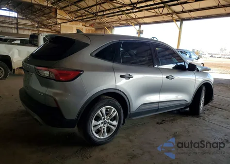 2021 Ford Escape S z USA, uszkodzony, nr VIN 1FMCU9F6XMUA87076